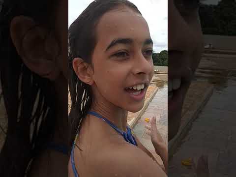 Desafio de pulos na piscina