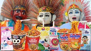 FUNNY! ONDEL ONDEL EATS ALL THE NOODLES, Cries from the SPICY NOODLE, GIVES IT MILK, ONDEL ONDEL ...
