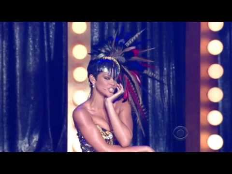 rihanna-sexiest-live-performance-ever-more-than-miley-cyrus-twerking-vma-2013