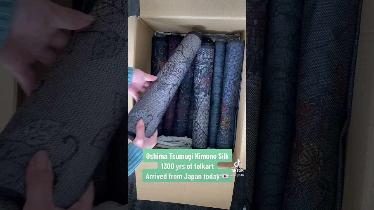 Unboxing Oshima Tsumugi 