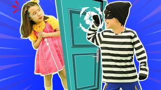 When Dad's Away! 🚪 Family Safety Song + Boo Boo Finger Family | Nursery Rhymes & Kids Songs