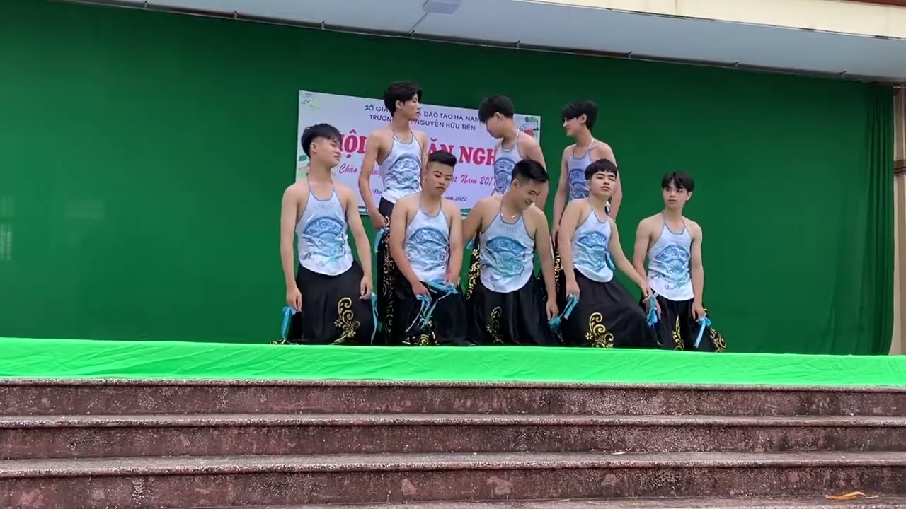 Múa bánh trôi nước 20/11 -11A2 K19 THPT Nguyễn Hữu Tiến Hà Nam