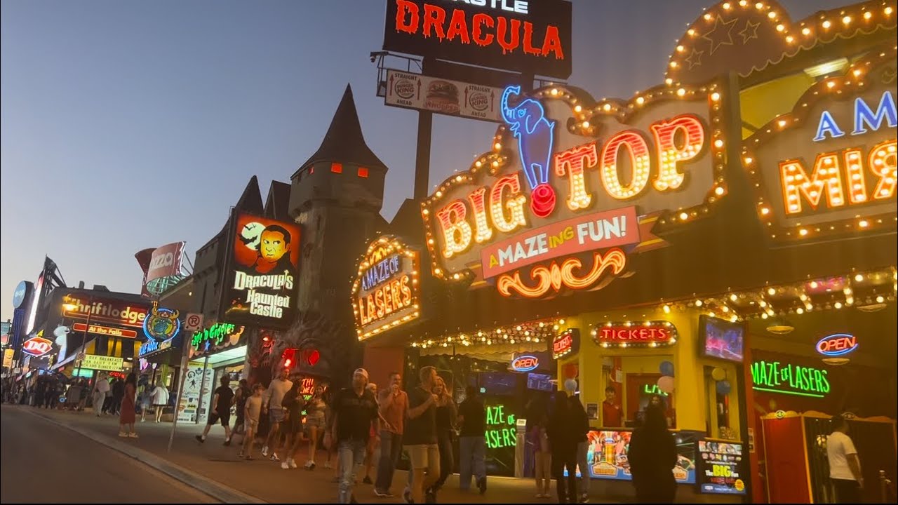 Clifton Hill Niagara Falls 2025 | Lights, Fun & Attractions 🇨🇦