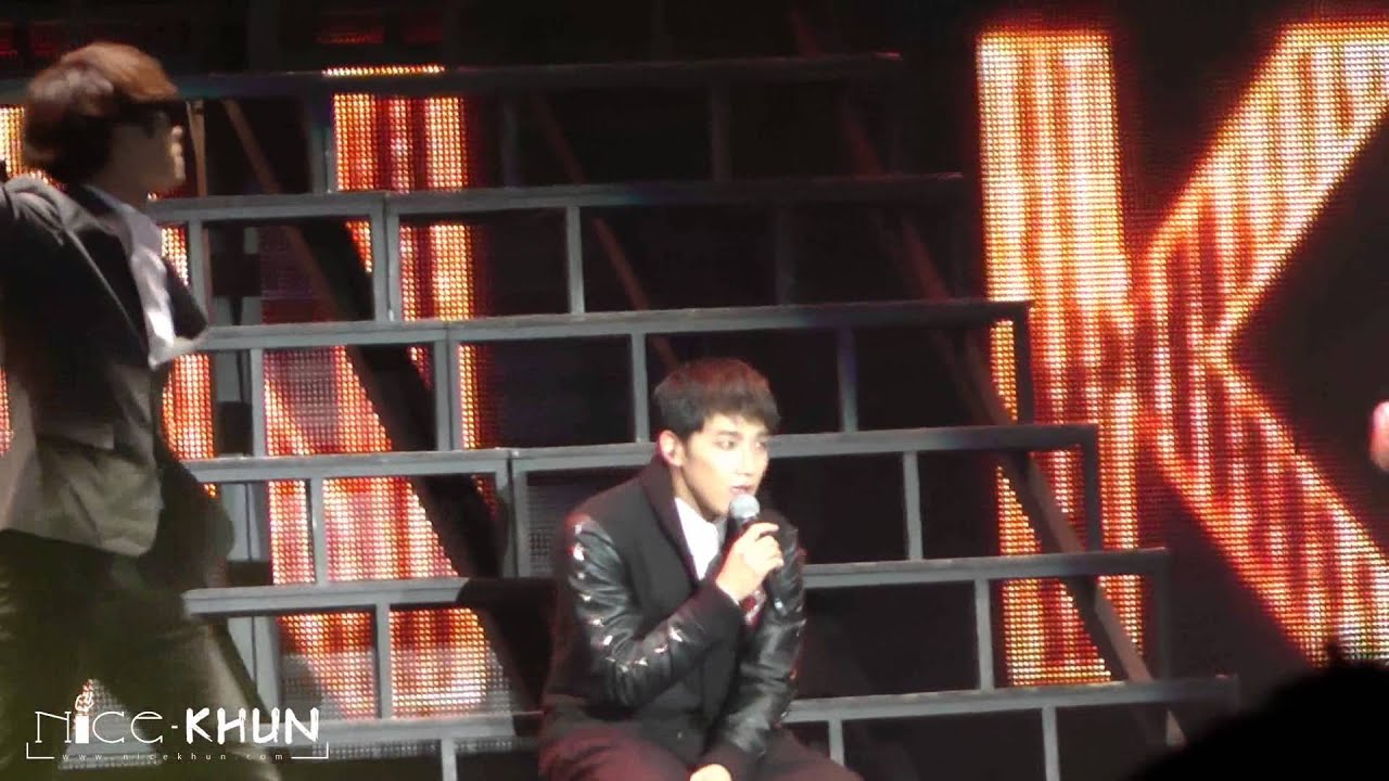 [Fan cam]121222 2PM Macau concert Jun.K solo-B-day special clip