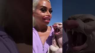 She Found Her Beach Look-Alike