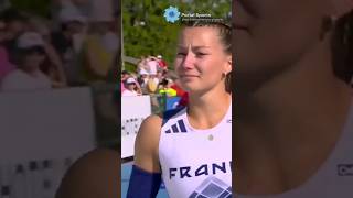 Elise Russis #femalepolevaulters #olympicsport #polevault