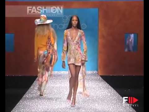 Video: Naomi Campbell raak mal