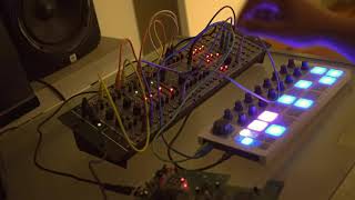 Behringer system 100 sound demo (Roland system 100 m clone)