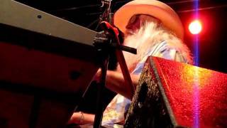 Leon Russell, A hard rain's gonna fall, 3-7-2011.AVI