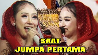 When we first met, it became a melodious duet song by Lilis Karnalie and Luki Naswa