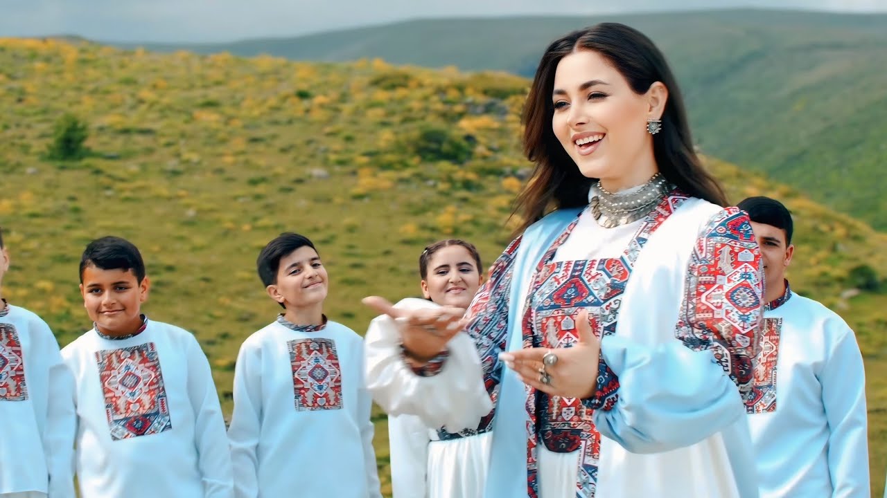 Liana Zaqaryan & Zaqaryan School Studio - Azgagrakan Ergeri Sharan