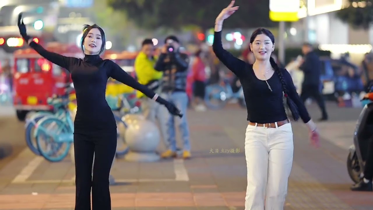 Ver Beautiful Tibetan sisters, graceful Tibetan dance “Bodhi Tree Roots” en YouTube Ver Beautiful Tibetan sisters, graceful Tibetan dance “Bodhi Tree Roots” en YouTube