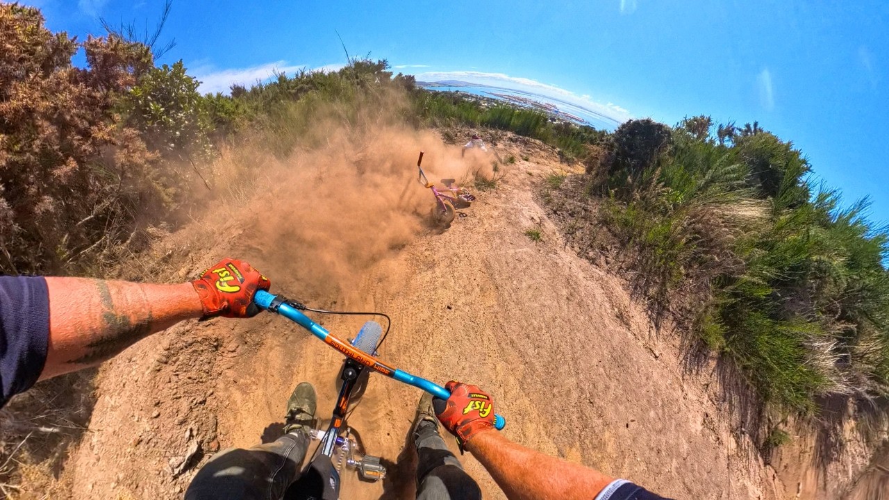 Rocket minihades ダウンヒル　フリーライド Mini BMX Downhill MTB Riding!? + Bluff's New Pumptrack! - YouTube