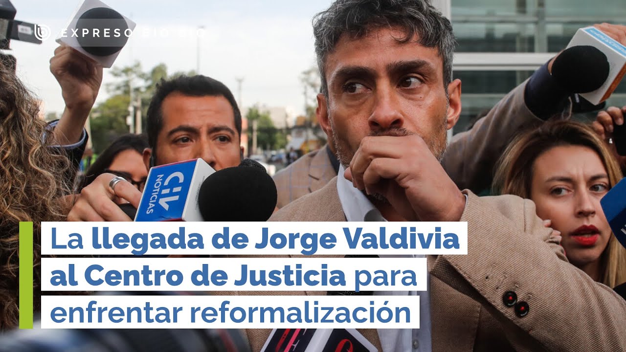 La llegada de Jorge Valdivia hasta el Centro de Justicia para reformalización