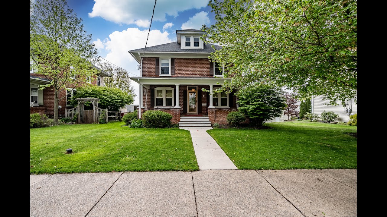 52 W Summit St | Beautiful Home For Sale in Souderton, PA | Christine Worstall Team | Real Estate