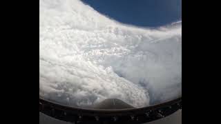 Abd Hava Kuvvetleri Yedek Kasırga Avcıları, 5. Kategorideki Kasırga Melissanın Içinden Uçması.