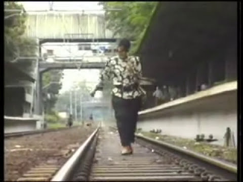 KERETA SENJA BY NELLA REGAR