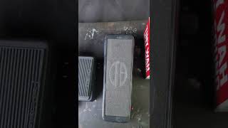 Wah pedal comparison between Morley mini, Dunlop crybaby and the full size