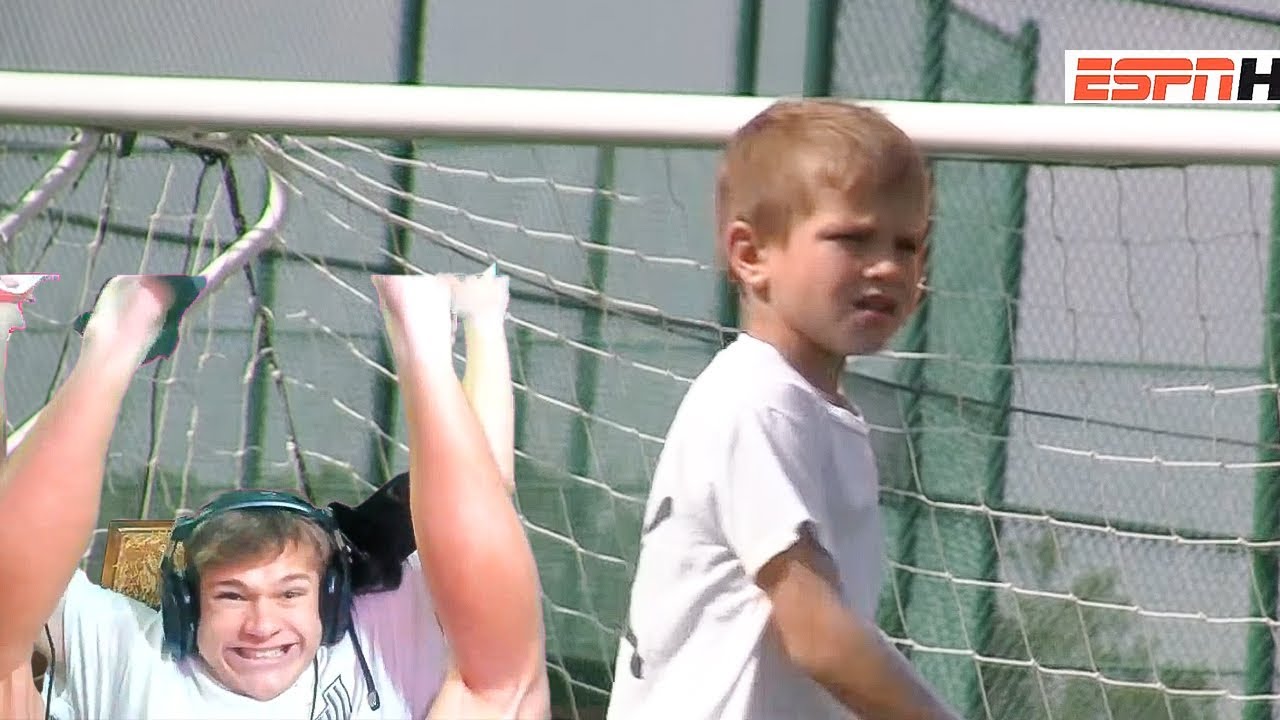 реагируя на мои старые футбольные моменты