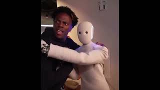 🤖Ishowspeed asking a ROBOT the Messi Or Ronaldo trend 😂🐐