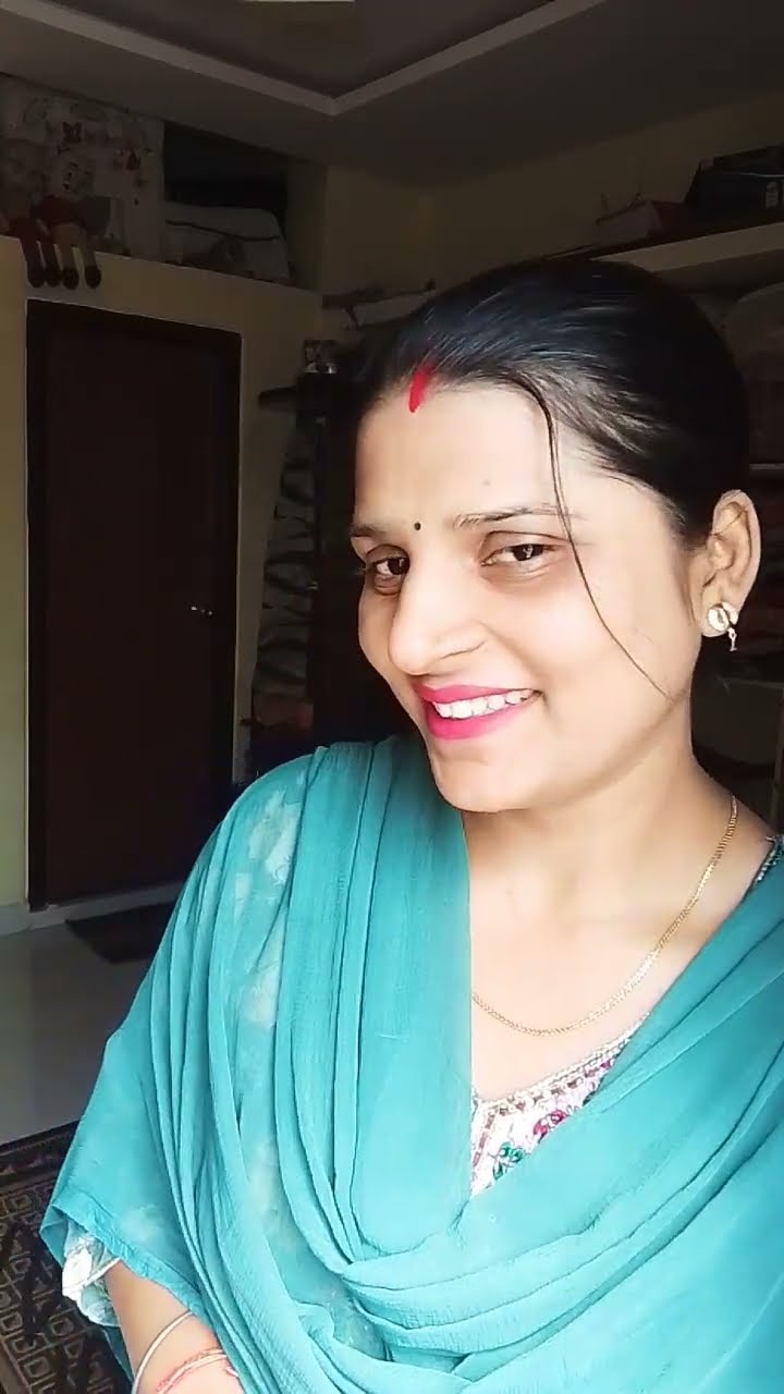 मुझे लगा मैं हूं #comedy #varshaofficial #funny #youtube #shorts