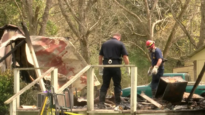 VIDEO: Investigators on scene at Fairhope mobile home fire