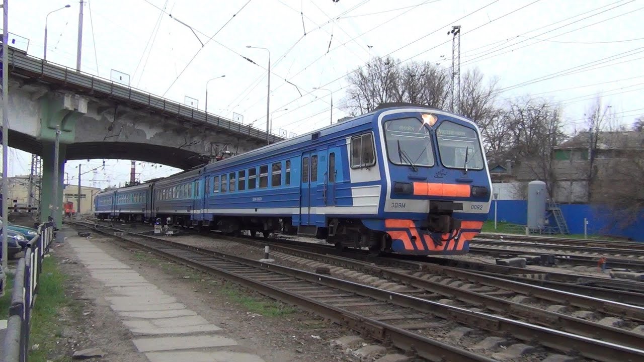 Электропоезда лихая. Эд9м СКЖД. Эд9м Ростов. Электропоезд эд9м 92. Электропоезд экспресс Ростов Краснодар эд9мк.