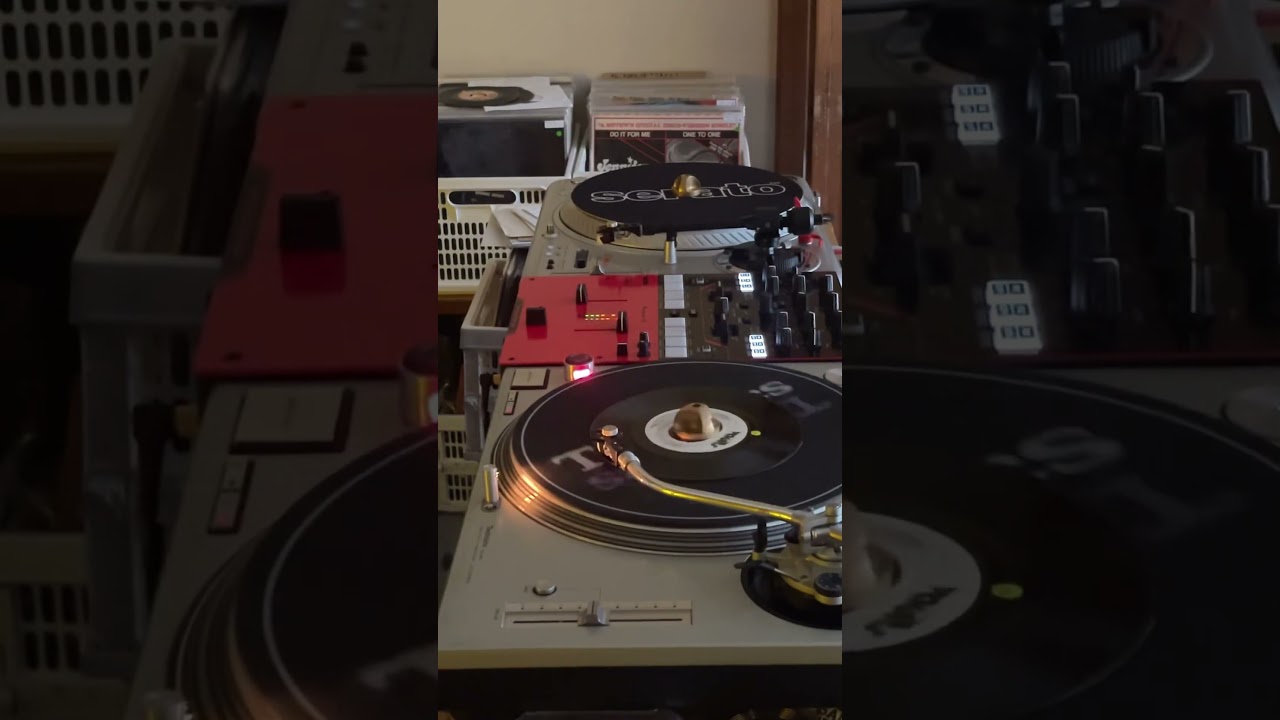 Assista a Ashley’s Roachclip - The Soul Searchers #funk #45rpm #vinylrecords #dj #turntable #vinylcollector no YouTube Assista a Ashley’s Roachclip - The Soul Searchers #funk #45rpm #vinylrecords #dj #turntable #vinylcollector no YouTube