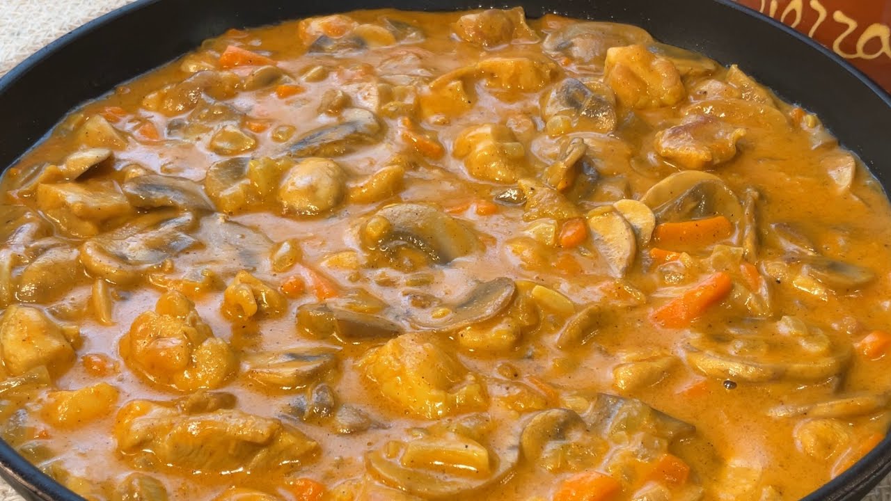 “Pollo con champiñones y curry🍗 ¡Una salsa para chuparse los dedos! 🌹