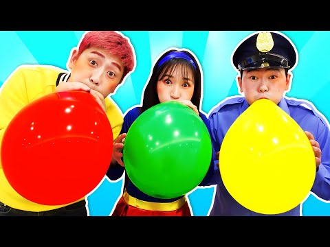 Kangi and wonder <strong>woman</strong> pretend <strong>play</strong> with color balloons! 강이는 신기한 색깔 풍선으로 놀아요! 럭키강이 LuckyKangi