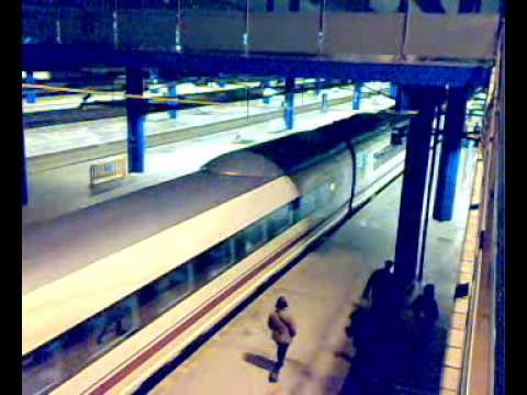 S103 accelerating in the Lleida Pirineus station... S103 en doble acelerando hacia tarragona con un sonido estupendo...!