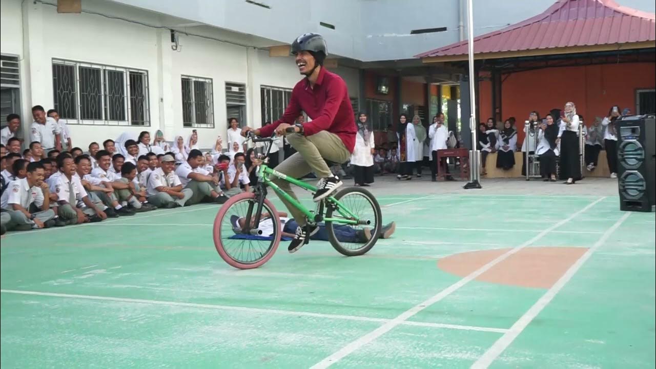 BMX FREESTYLE | SMK MUSDA PERBAUNGAN - YouTube