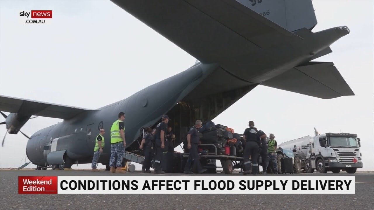 Emergency service workers assist in WA flood evacuations - YouTube