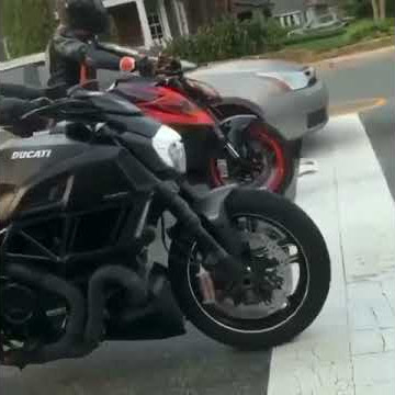 Ducati Diavel Vs Ktm Duke Acceleration
