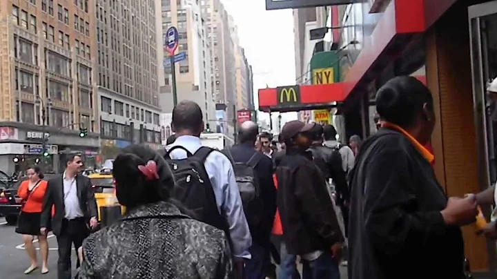 CROWDED STREET IN NYC BY DESIREE MALDONADO