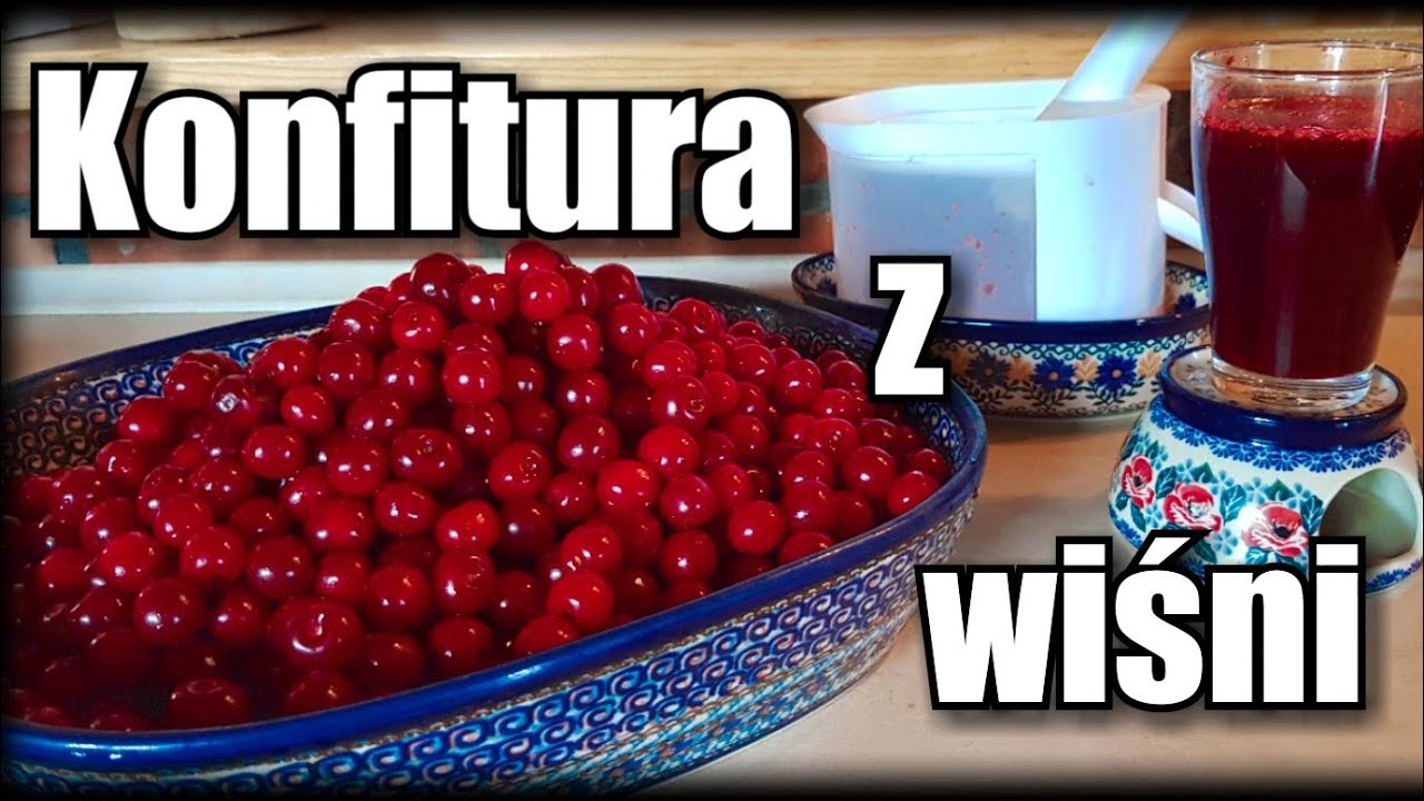 Facet robi konfiturę z wiśni