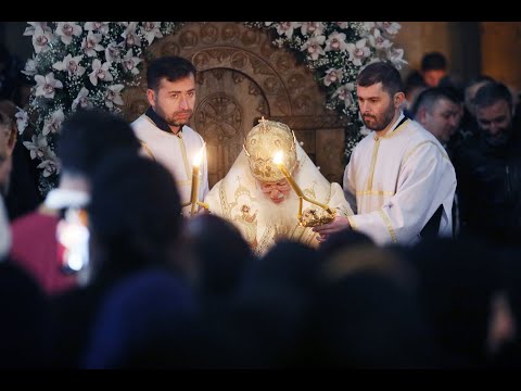 პრემიერ-მინისტრი პატრიარქის აღსაყდრების დღისადმი მიძღვნილ საზეიმო წირვას დაესწრო