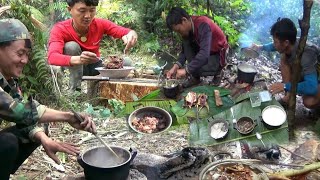 Hunting and Cooking Birds, Squirrels In The Jungle/Yos hav zoov tua noog tua nas noj txiv