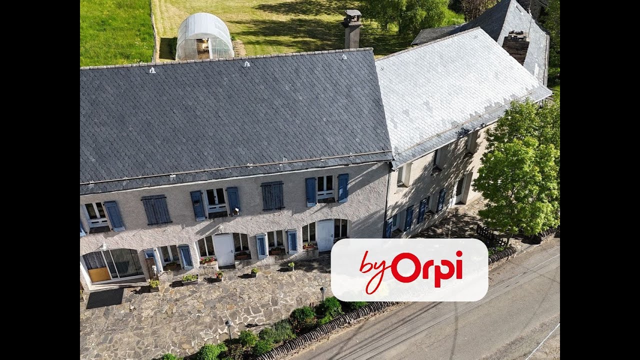Sur Le Mont Lozère (Réf. 5774) Ancienne auberge de charme avec dépendances.