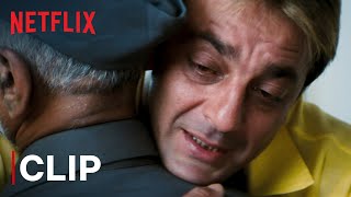 Munna Gives Jaadu Ki Jhappi To Maqsood Bhai | Sanjay Dutt | Munna Bhai M.B.B.S. | Netflix India