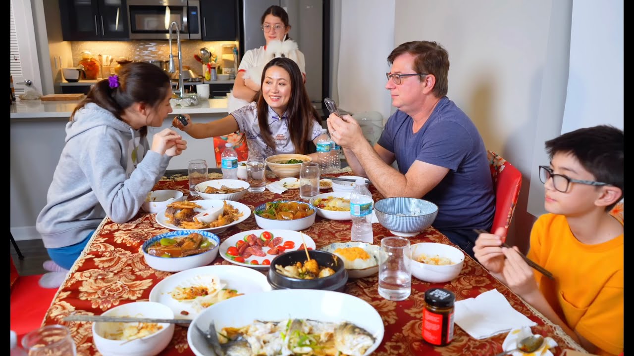 I cook 10 Dishes in ONE WOK- What we eat for Chinese New Year dinner