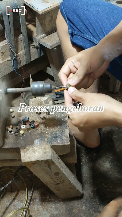 Proses pengeboran/ melubangi gelang kayu liwung macan #gelang #gelangkayuliwung #gelang33