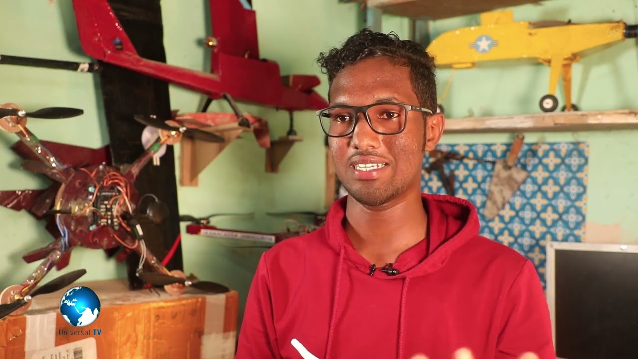 Wiil Soomaaliyeed oo aan waligiis baran cilmiga diyaaradaha balse hindisay diyaarad.