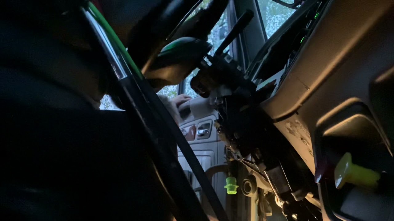 Working the steering wheel tilt loose after froze up on Peterbilt YouTube