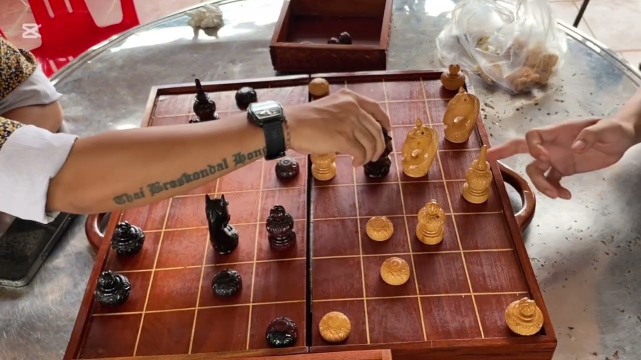 ជើងខ្លាំងប្រចាំខេត្តប៉ះគ្នាហើយ រវាង បងសេងថៃ ឥន្ទ្រីយ៍ពិឃាត(ខ្មៅ) ប៉ះ បងយូតេង ជើងខ្លាំងស្រុករាំងឪ (ស)