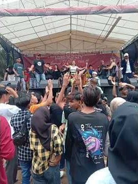 DJ Destasya Meriahkan Pantai Teluk Pandan Pulau Kumbang Kalbar