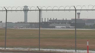 United Flight Aborts Landing At Ohare Due To Aircraft On Runway