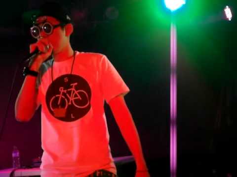 2011-11-04-蛋堡 x Shin-ski x DJ Ryow-找王A in 公館The wall