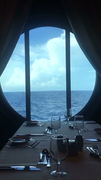 Suasana di dalam Kapal Pesiar