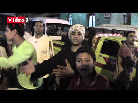 بالفيديو مشادات فى شارع القومية العربية بين سائقى الأجرة والملكى بسبب الازدحام